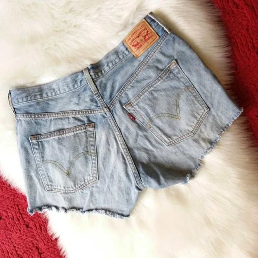 Levi's 501 Button Front Denim Shorts Light Wash Blue 31
